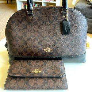 Coach purse and wallet